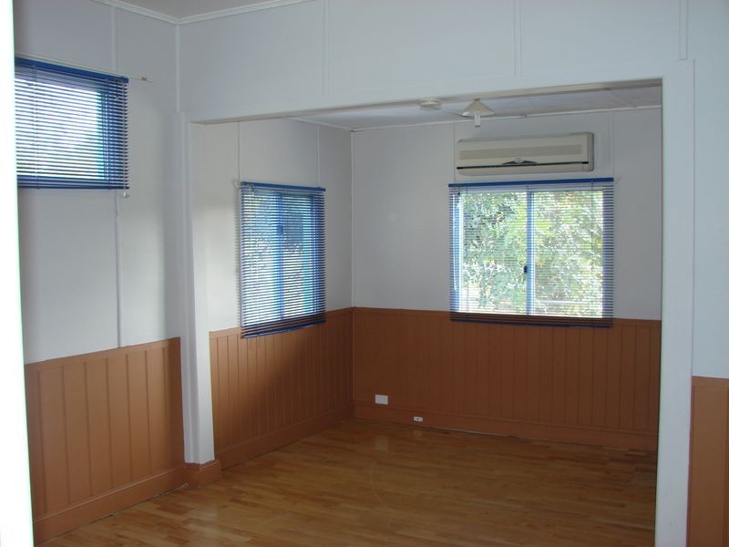 52 Gordon Street, Mount Morgan QLD 4714