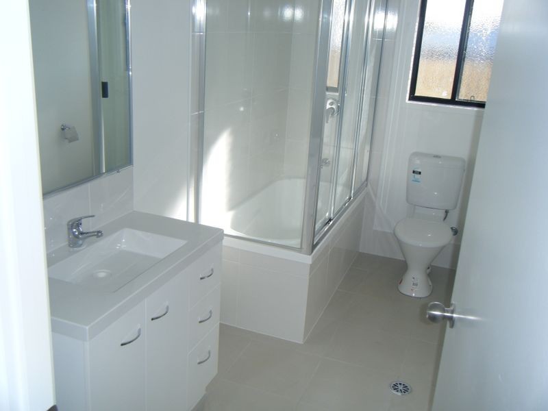 16 Viney Street, Gracemere QLD 4702