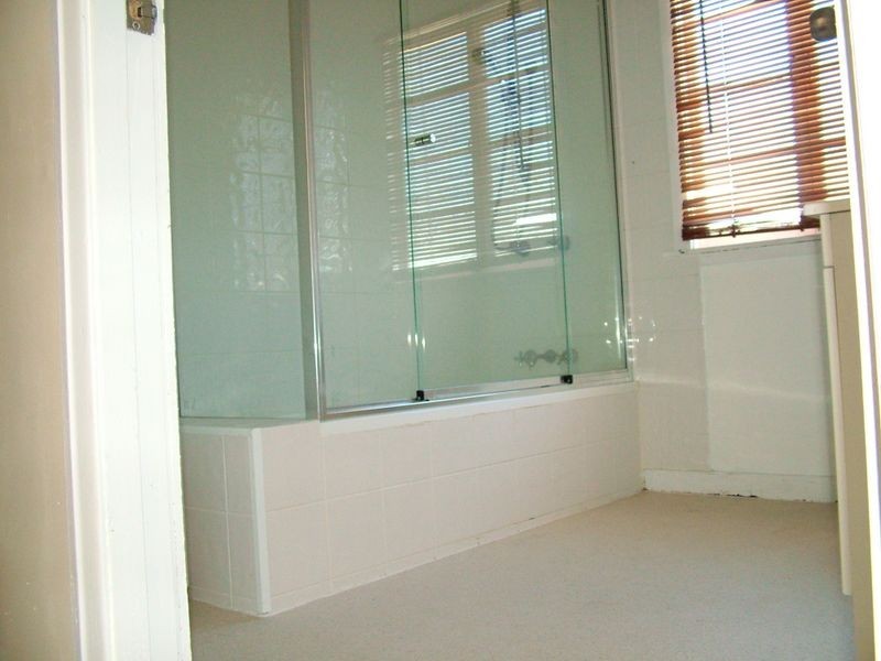 8 Luck Avenue, Wandal QLD 4700