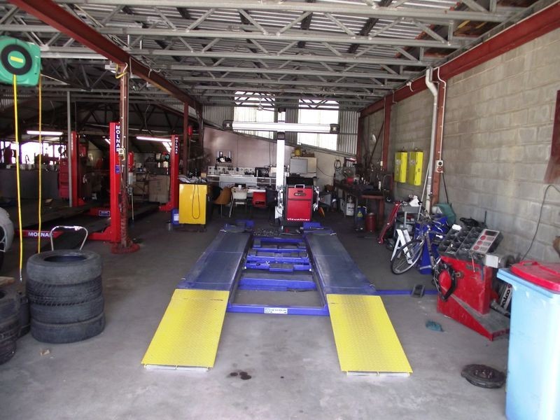 102-104 Elphinstone Street, Rockhampton QLD 4700