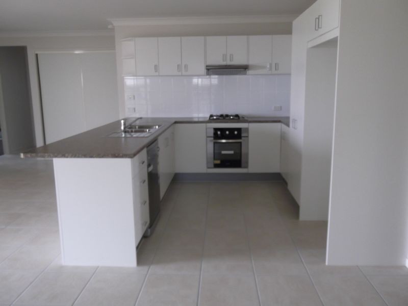 13 Thomas Street, Gracemere QLD 4702