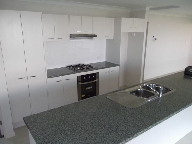 15 Thomas Street, Gracemere QLD 4702