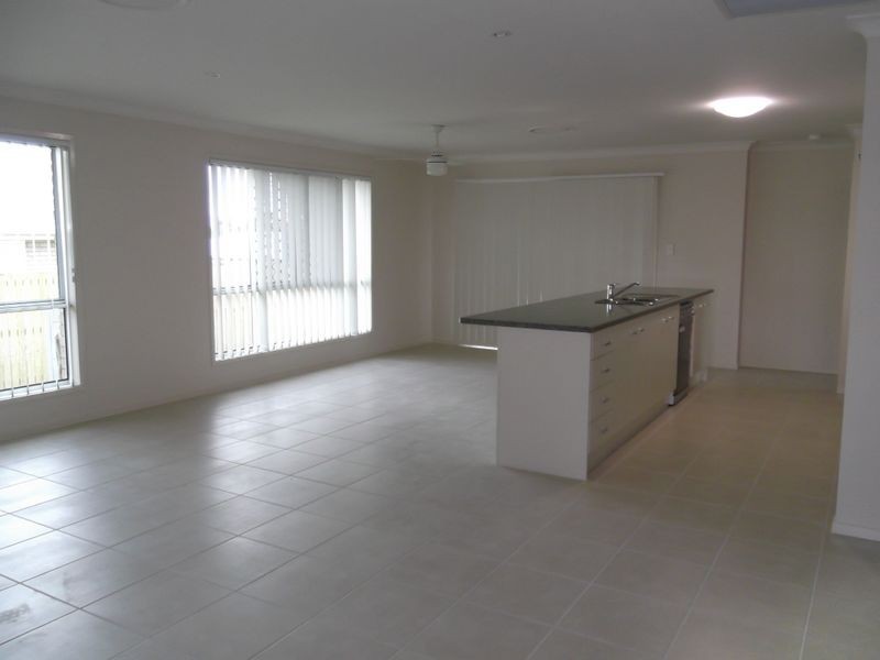 15 Thomas Street, Gracemere QLD 4702