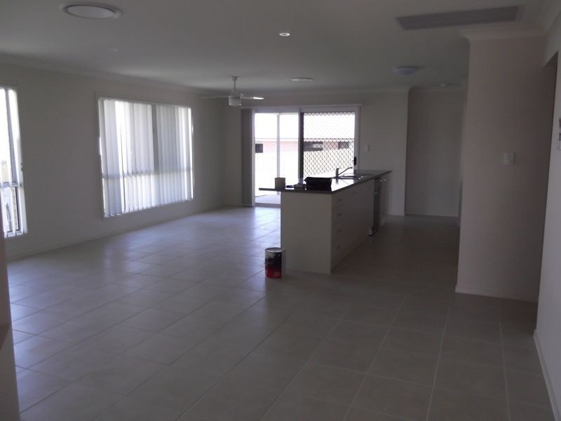 15 Thomas Street, Gracemere QLD 4702