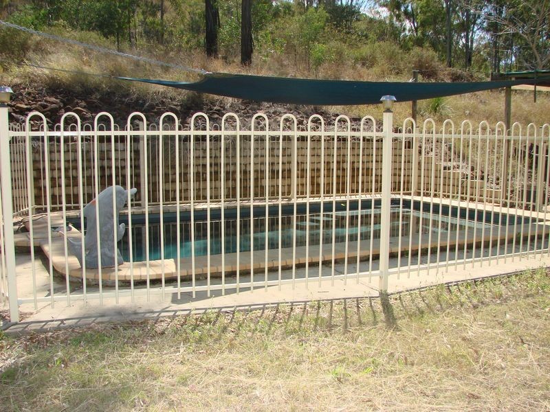 35 Neerkol Rd, Stanwell QLD 4702