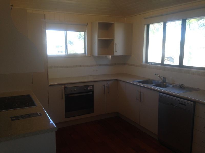 25 Bank Street, Park Avenue QLD 4701