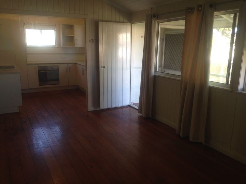 25 Bank Street, Park Avenue QLD 4701