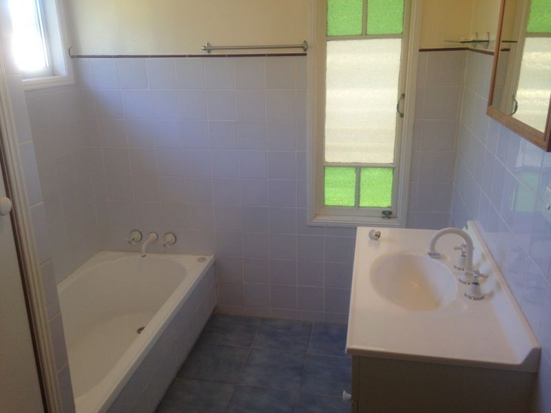 25 Bank Street, Park Avenue QLD 4701