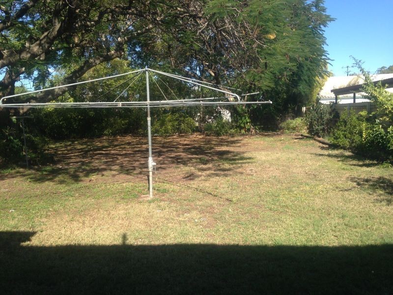 25 Bank Street, Park Avenue QLD 4701