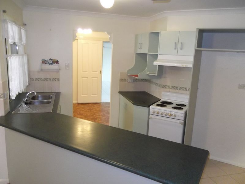 4 Warratah Place, Kawana QLD 4701