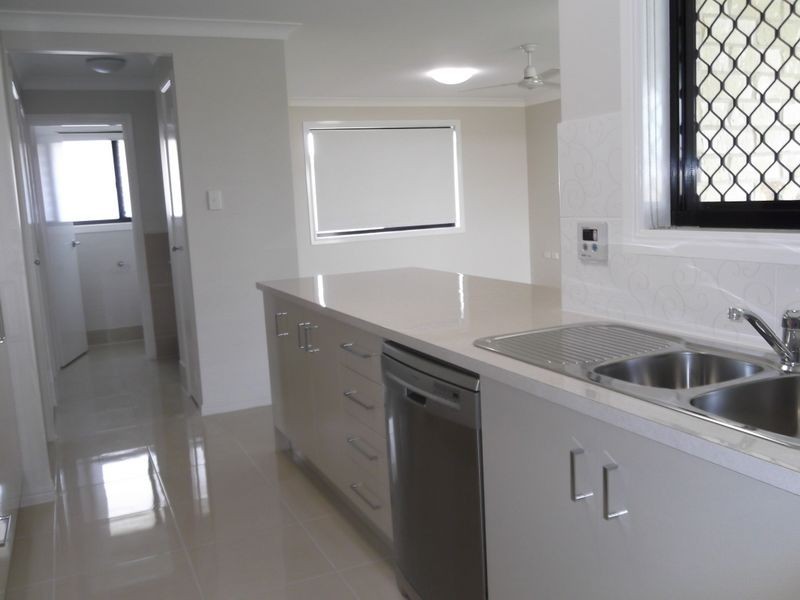 8 Boatwright Avenue, Gracemere QLD 4702