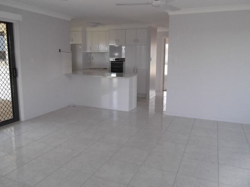 8 Boatwright Ave, Gracemere QLD 4702