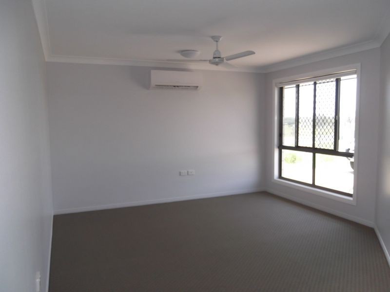 8 Boatwright Ave, Gracemere QLD 4702