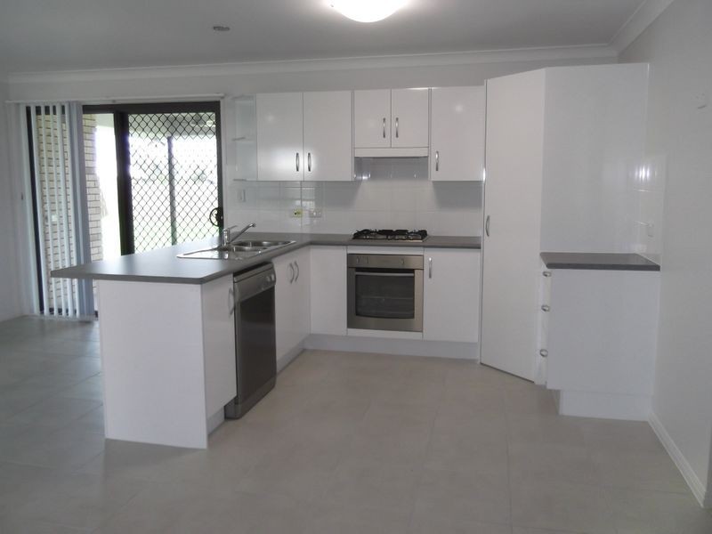 34 Riley Drive, Gracemere QLD 4702