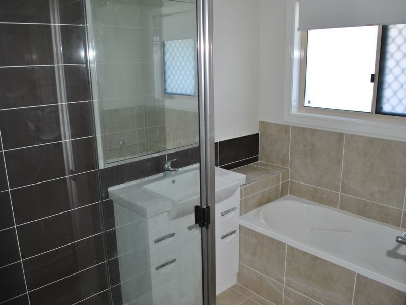 35 Burke And Wills Drive, Gracemere QLD 4702