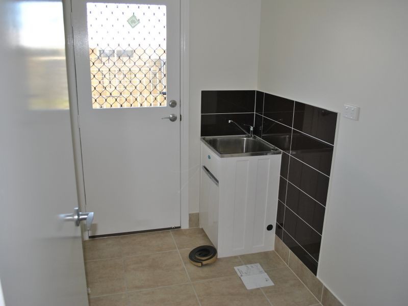 35 Burke And Wills Drive, Gracemere QLD 4702