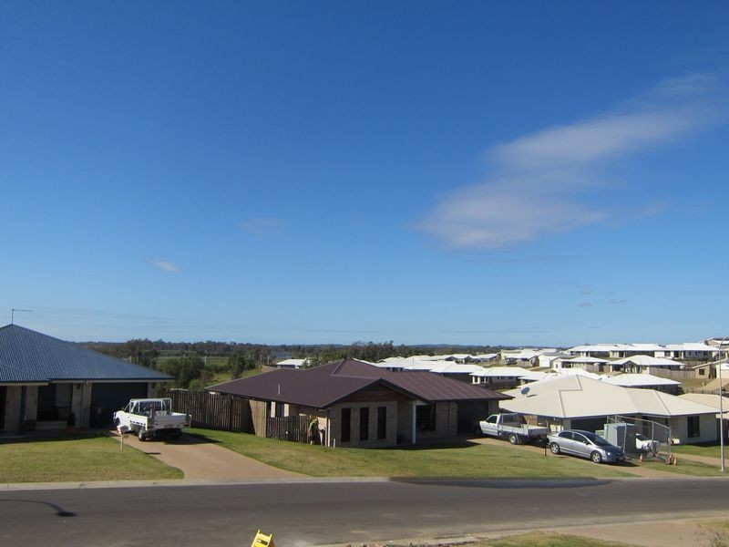 34 Burke & Wills Drive, Gracemere QLD 4702