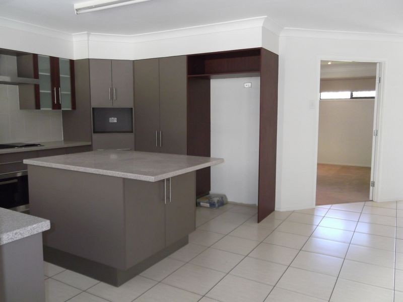 593 Ibis Avenue, Kawana QLD 4701