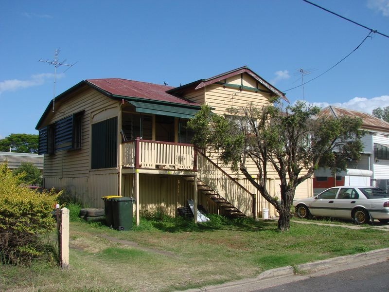 11 Edward Street, Berserker QLD 4701