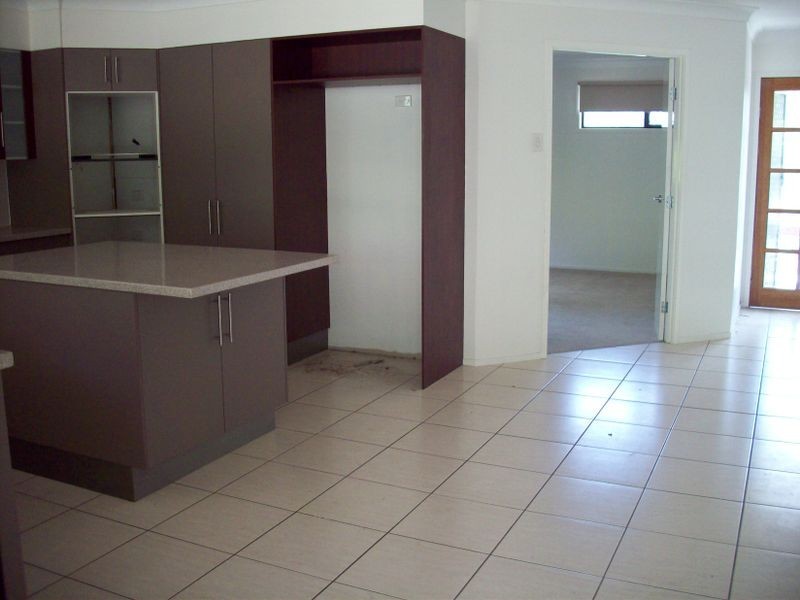 593 Ibis Avenue, Kawana QLD 4701