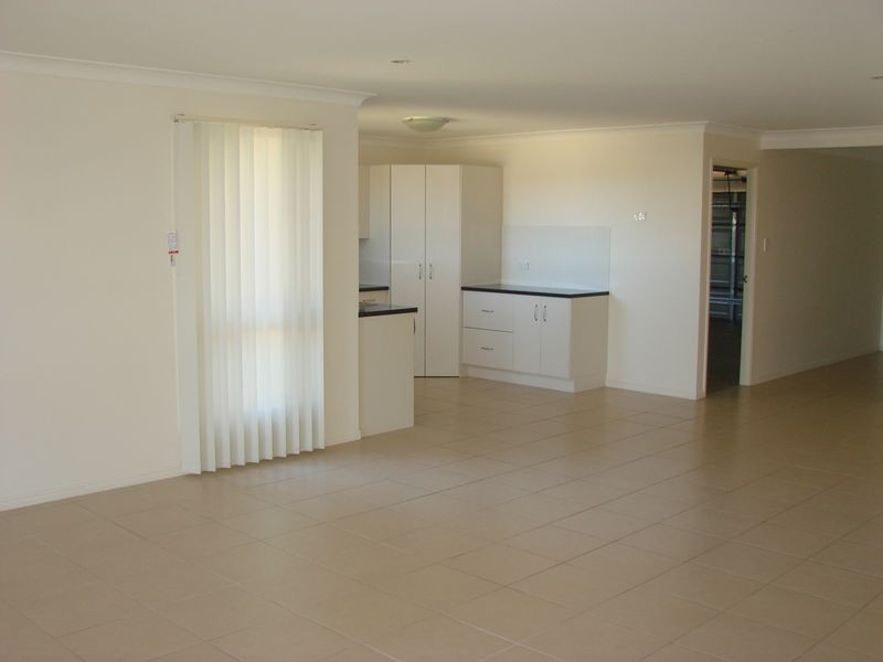 54 Lucas Street, Gracemere QLD 4702