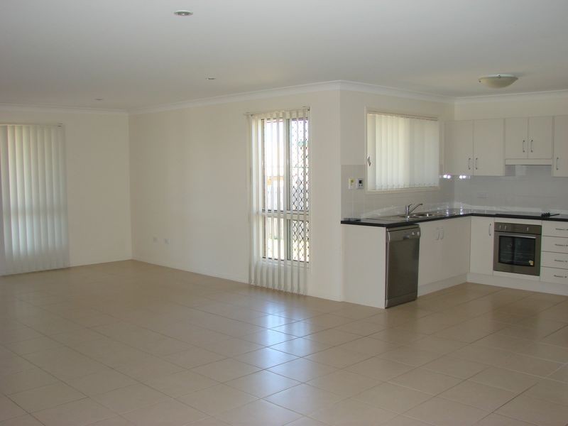 54 Lucas Street, Gracemere QLD 4702