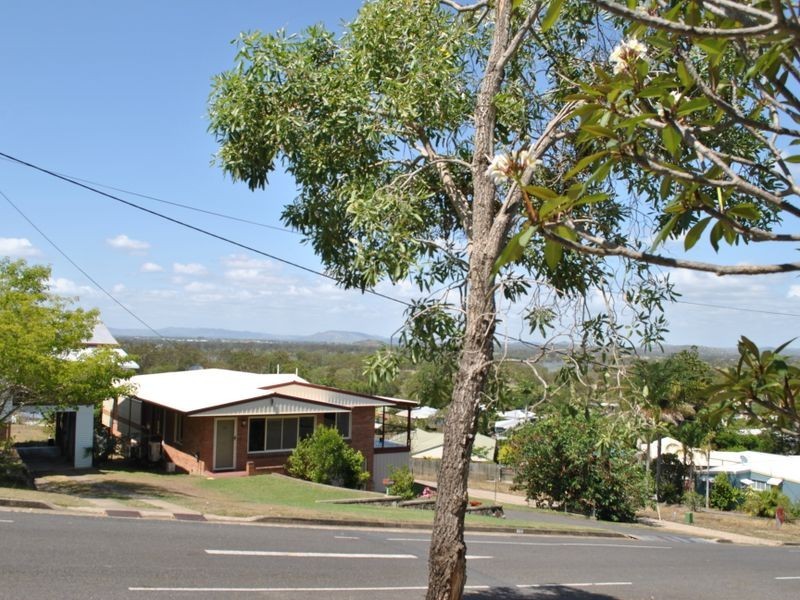 16 Bowen Terrace, The Range QLD 4700