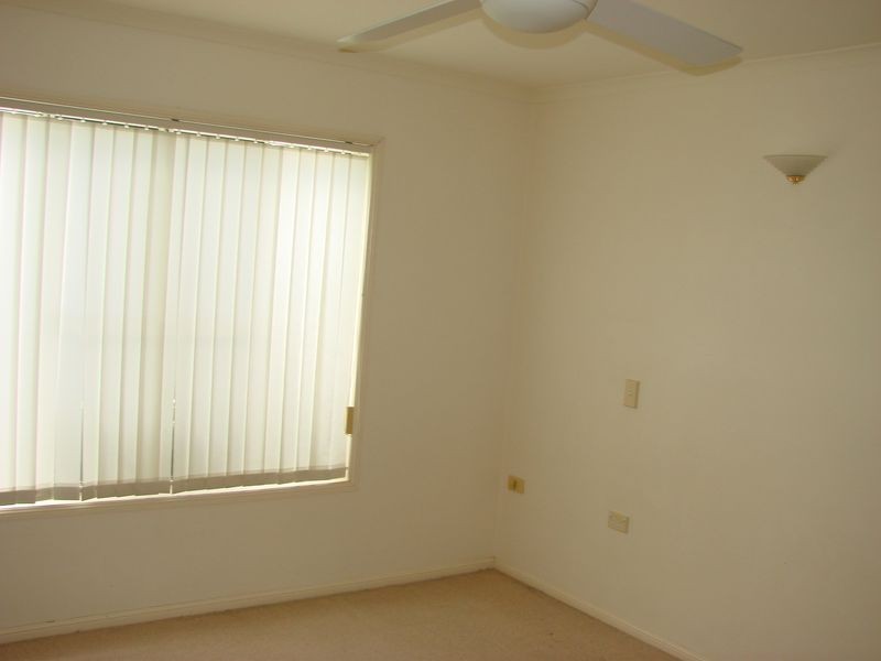 2/90 Livingstone Street, Berserker QLD 4701