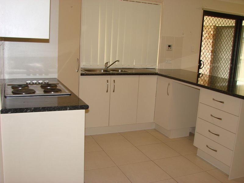 6 Annie Close, Gracemere QLD 4702