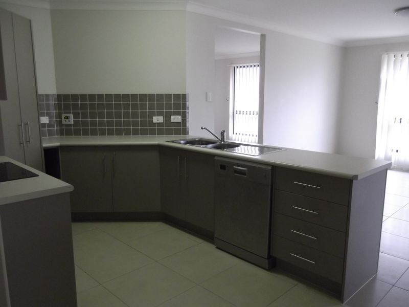 9 Kate Street, Gracemere QLD 4702