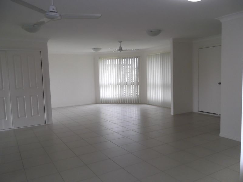 19 Cherryfield Road, Gracemere QLD 4702