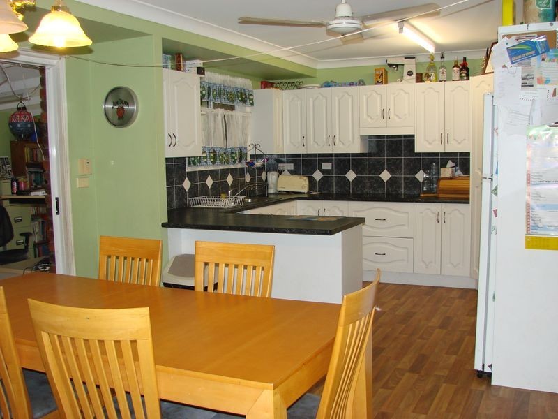 30 West Street, Gracemere QLD 4702