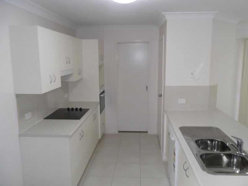 26 Owen Avenue, Gracemere QLD 4702