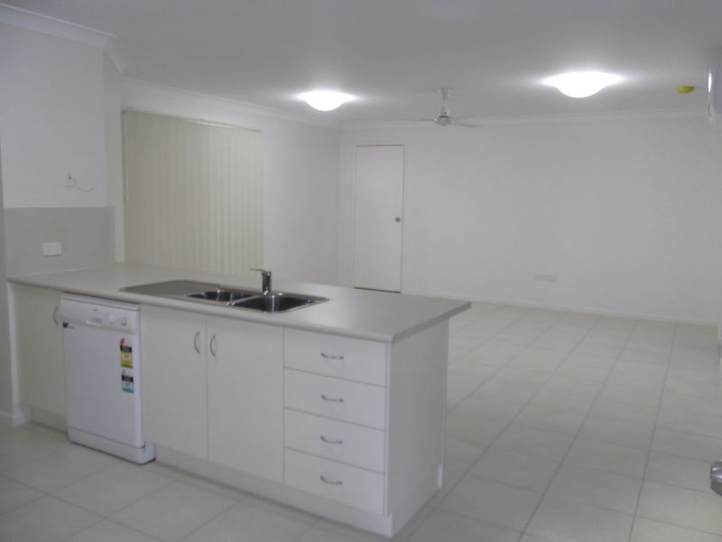 26 Owen Avenue, Gracemere QLD 4702