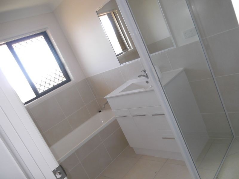 26 Owen Avenue, Gracemere QLD 4702