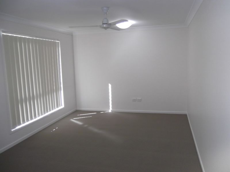 26 Owen Avenue, Gracemere QLD 4702