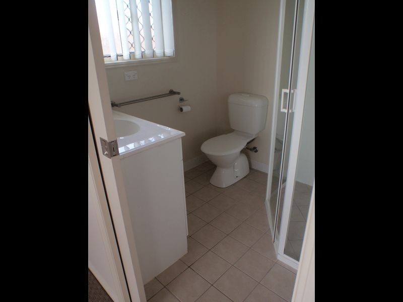 8 Annie Close, Gracemere QLD 4702