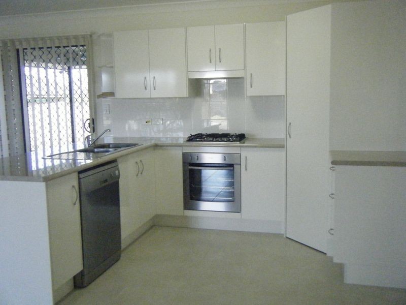 12 Kate Street, Gracemere QLD 4702