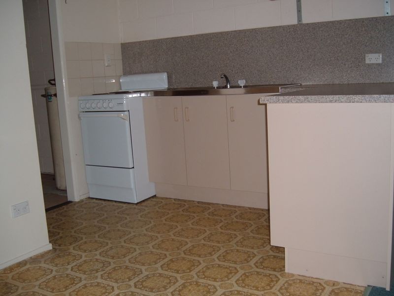 2/19 Hogan Street, Park Avenue QLD 4701