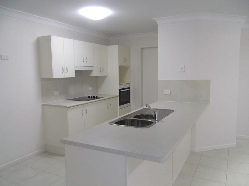 4 Jane Crescent, Gracemere QLD 4702