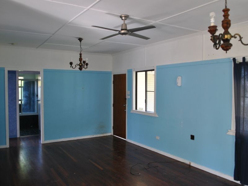 6 Martin Street, Park Avenue QLD 4701