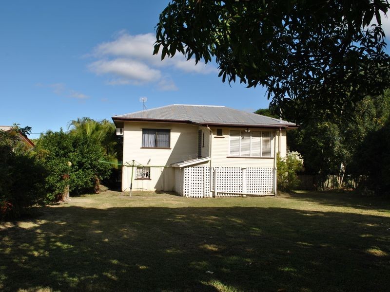 6 Martin Street, Park Avenue QLD 4701