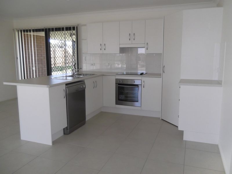 23 Jane Crecent, Gracemere QLD 4702