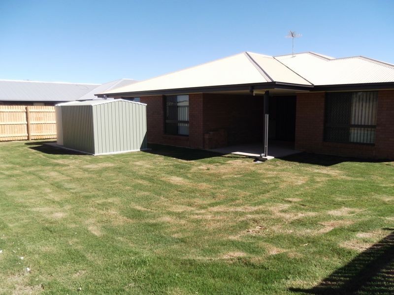 23 Jane Crecent, Gracemere QLD 4702