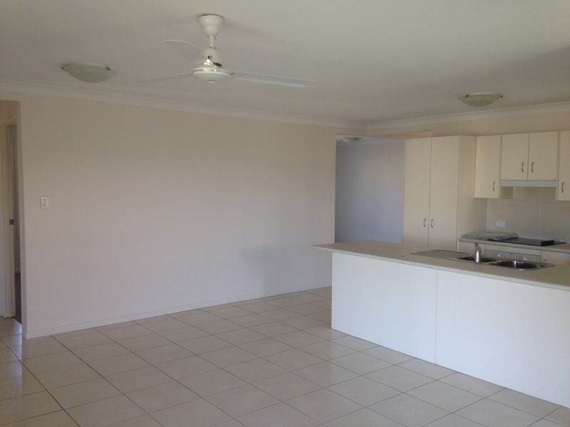16 Owen Avenue, Gracemere QLD 4702
