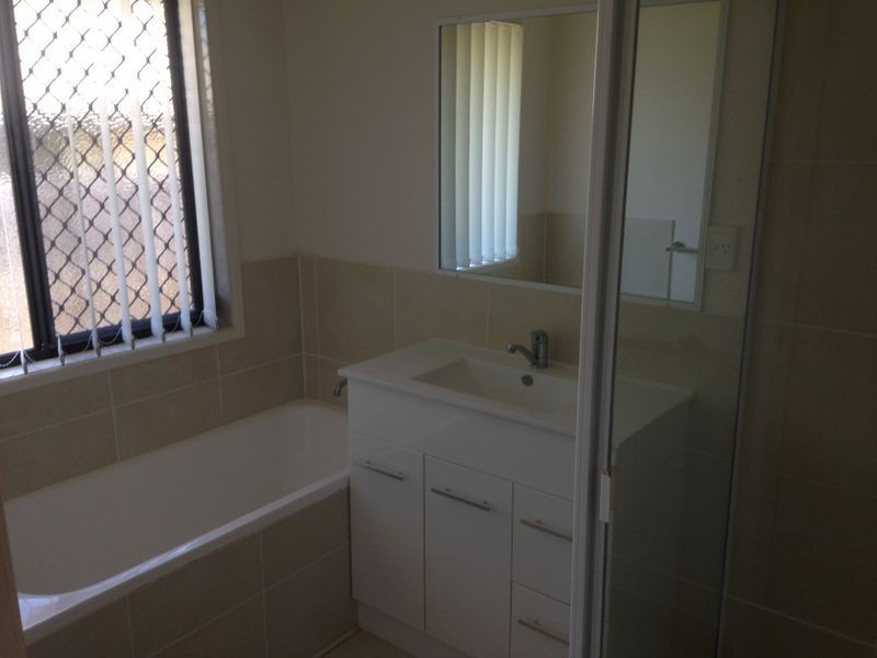 16 Owen Avenue, Gracemere QLD 4702