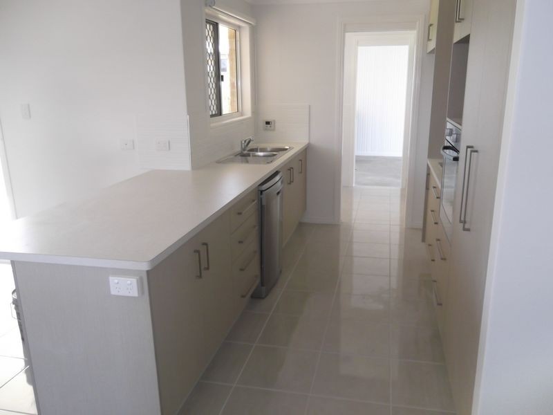 33 Burke and Wills Drive, Gracemere QLD 4702