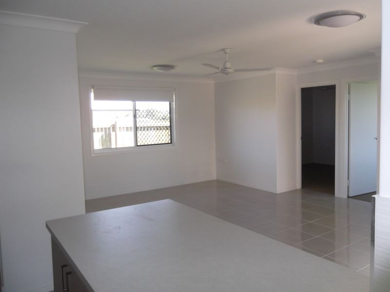 33 Burke and Wills Drive, Gracemere QLD 4702