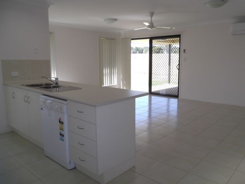 9 Jane Crecent, Gracemere QLD 4702