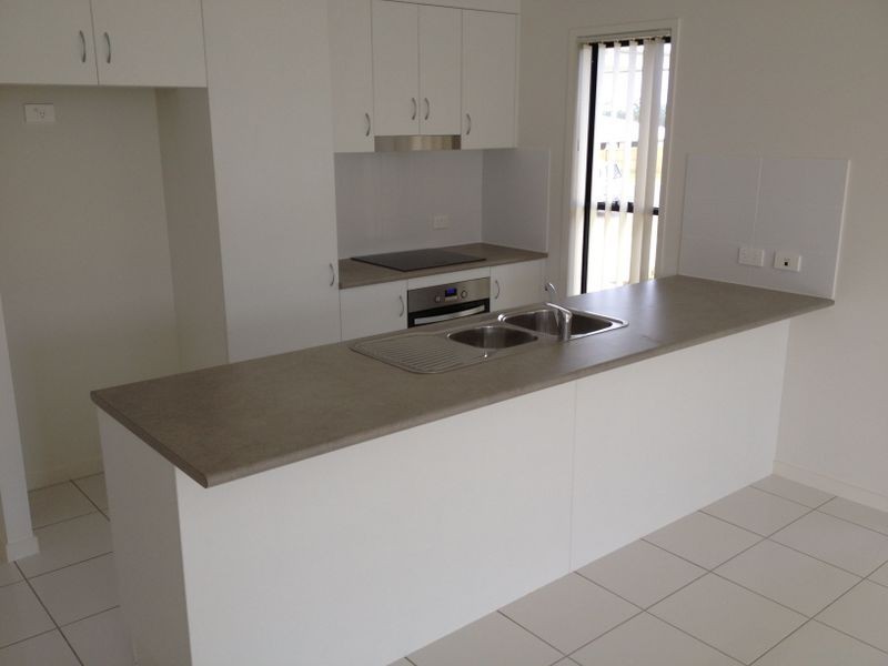 8 Wakim Close, Gracemere QLD 4702